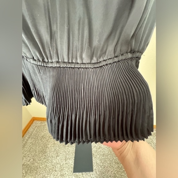 VINCE CAMAUTO Sleeveless RUMPLE PEPLUM Rich Black in size Medium - Picture 3 of 7